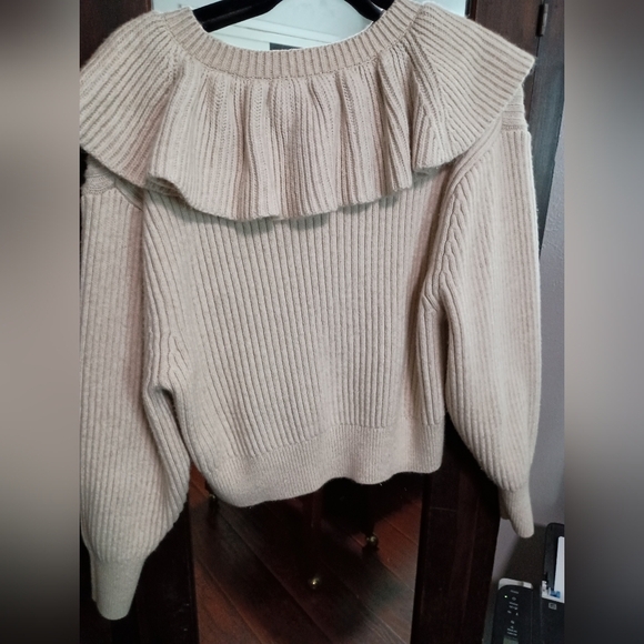 H&M Cream Ribbed Knit Sweater_ Medium - Picture 2 of 6